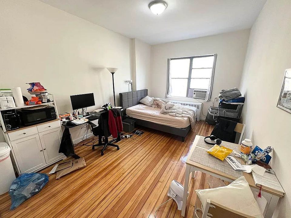 1st image of 10 W 76th St APT 5A