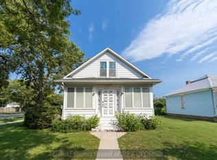 822 W 5th St, Grand Island, NE 68801