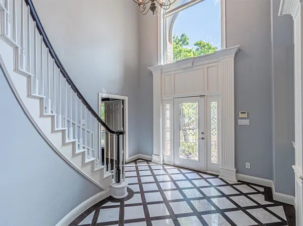 2108 Vista Ridge Ct, Arlington, TX 76013