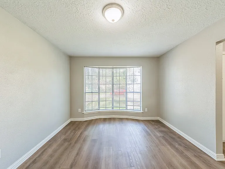 809 Willow Creek Dr — Photo 27