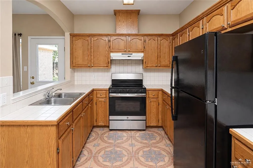 3 bed, 2.0 bath, 1228 sqft, $1,200 — Photo 4