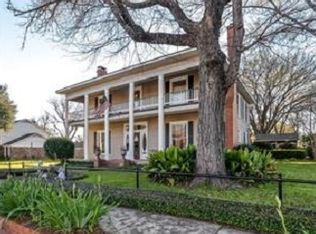407 W Buck St, Caldwell, TX 77836