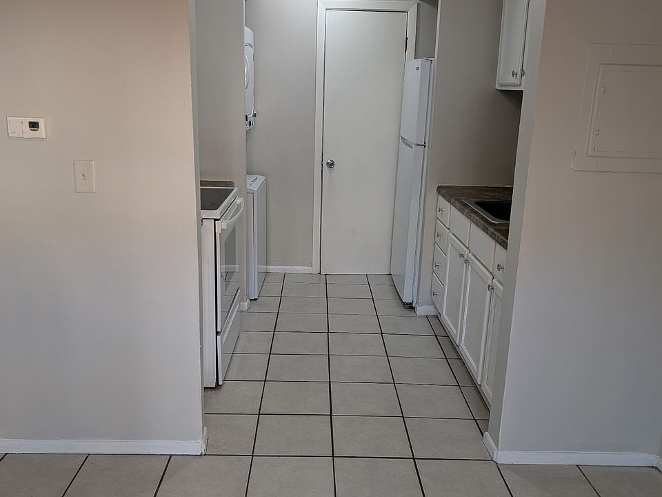 FIRST FLOOR KITCHEN AND WASHROOM