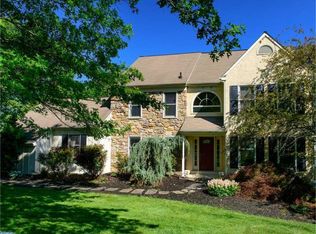 5 Oak Glen Dr, Malvern, PA 19355