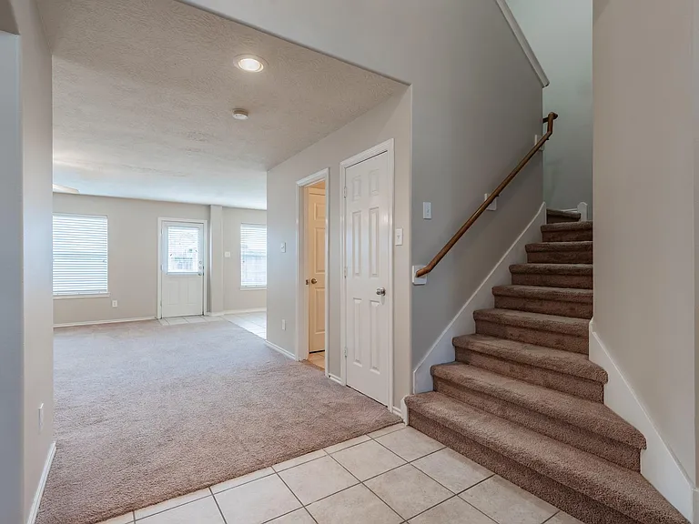 6707 Topsfield Point Dr — Photo 3