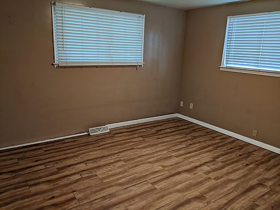 3rd image of 6901 Hubbard St