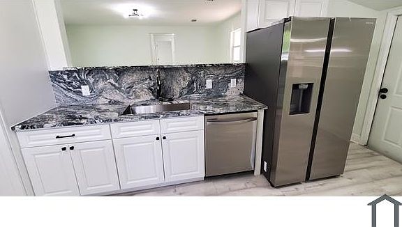 4th image of 9815 N 16th St