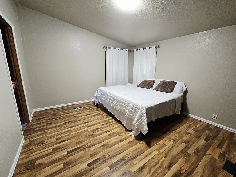140 SE Fuchsia Ave — Photo 12