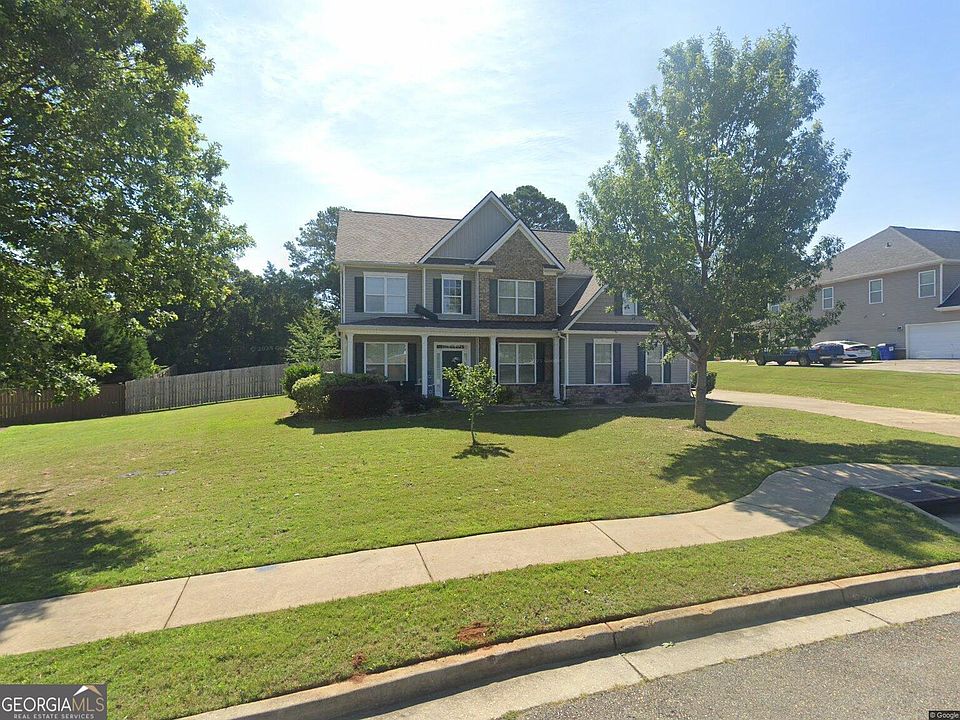 1st image of 210 Brampton Way
