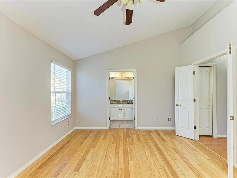 3047 Pointeview Dr — Photo 23