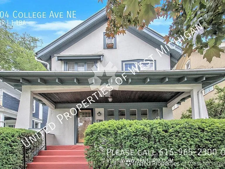 304 College Ave NE — Photo 2