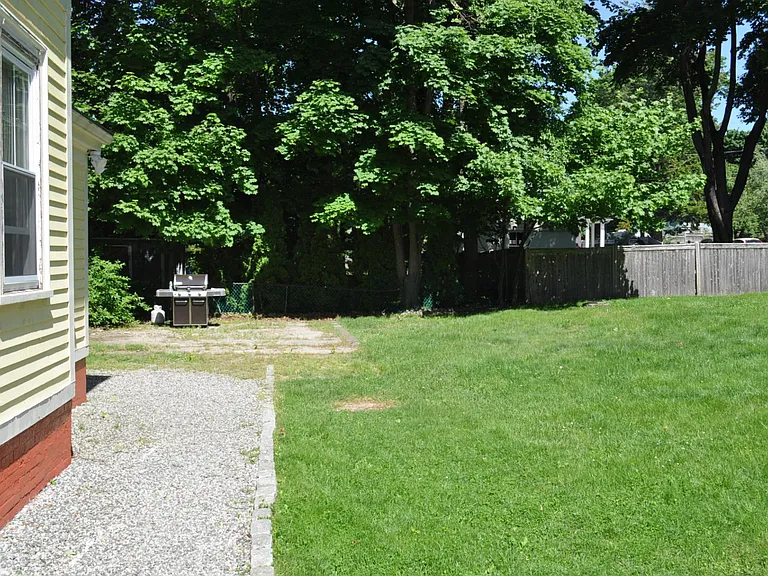77 Mawney St #3 — Photo 16
