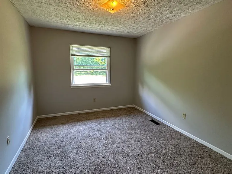 3159 Tiffany Ct — Photo 8
