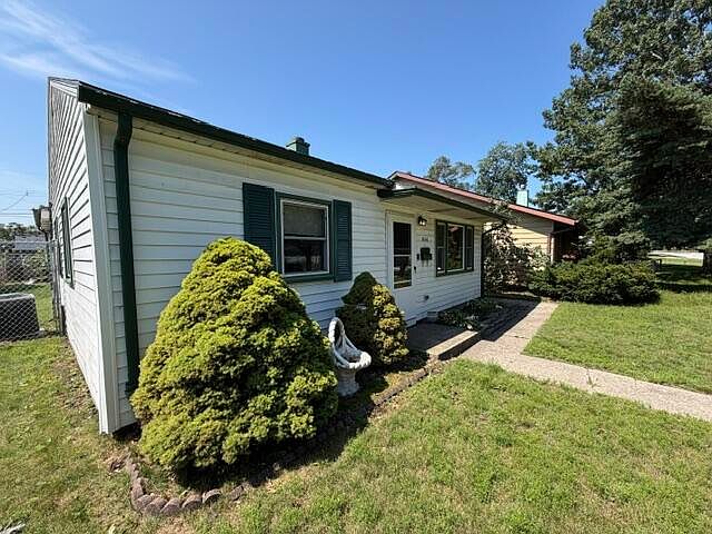 Listing photo 4