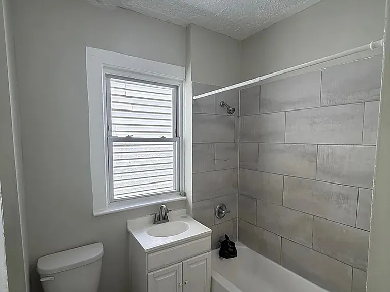 76 Eaton Pl #2L — Photo 7