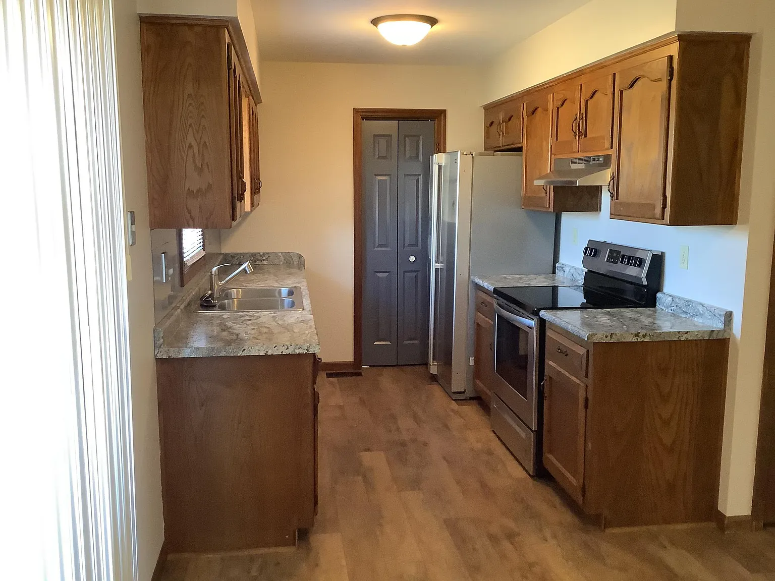 3 bed, 1200 sqft, $2,000 — Photo 4
