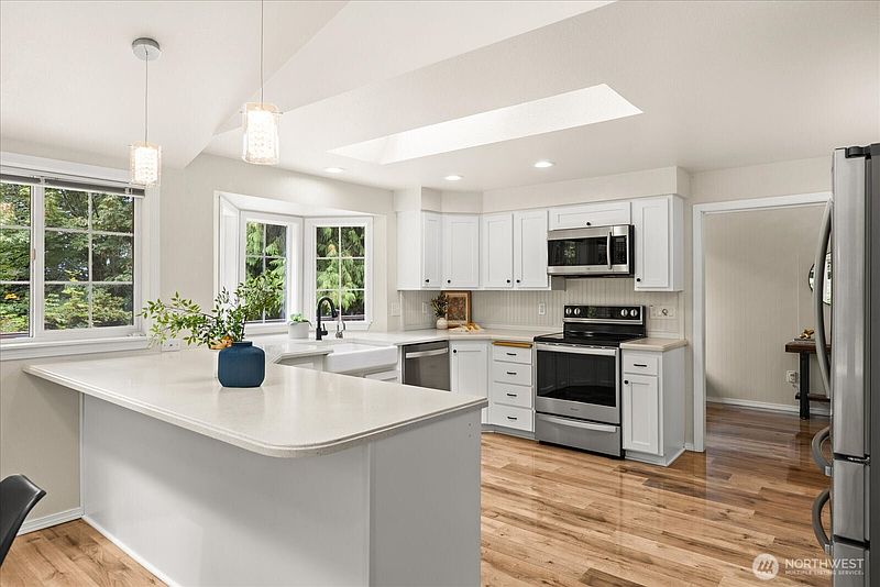 4th image of 8120 4th Street SE