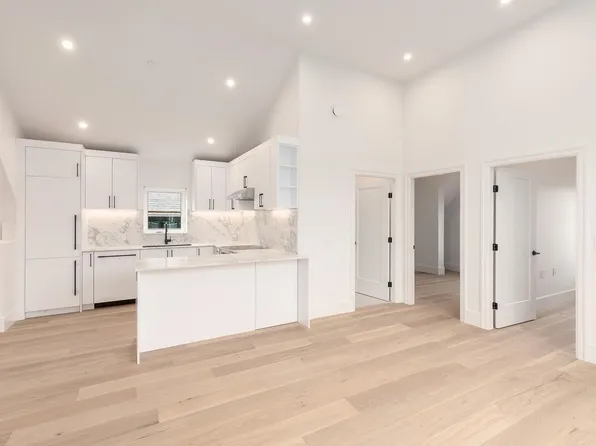 849 E 19th Ave, Vancouver, BC V5Z 1X4