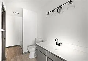 2 bed, 1.5 bath, 1100 sqft, $1,400 — Photo 4