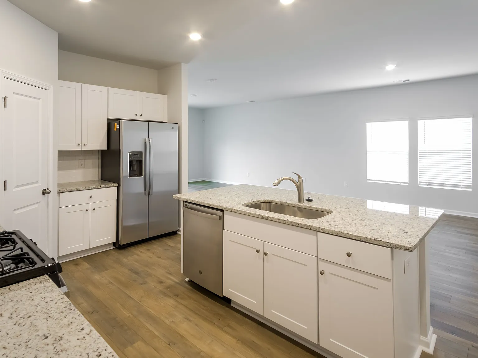 4 bed, 2.0 bath, 1779 sqft, $1,799 — Photo 4