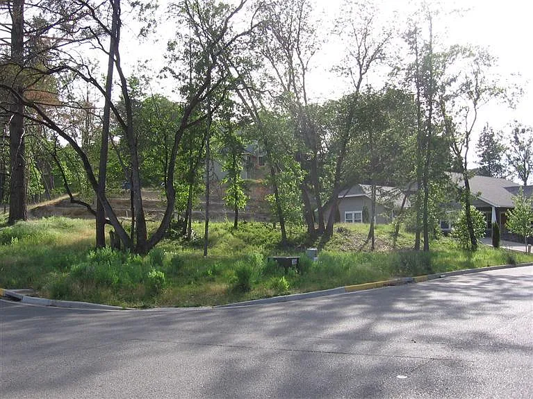 1562 SE Rosemary Ln photo 1