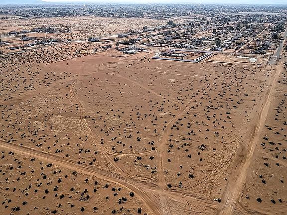 1 Mile To Civic Center  