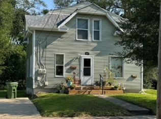 425-425 1/2 Webster St, Waterloo, IA 50703