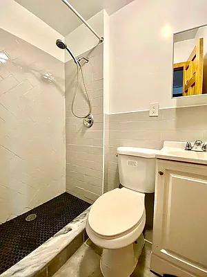 Rented by Avenues Real Estate | media 11