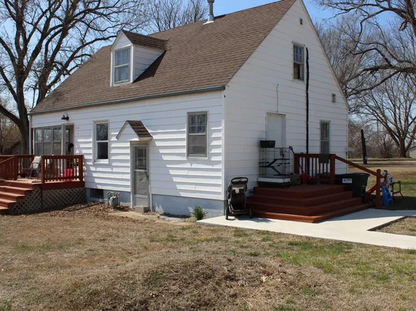 1008 Adams St, Lyndon, KS 66451