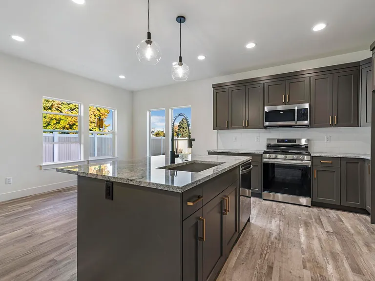 632 Cheri Ct — Photo 13