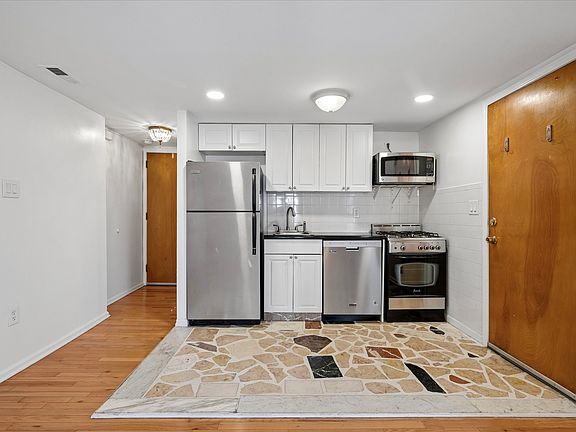 2nd image of 1527 S Broad St #3 R