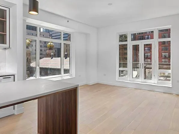 115 East 55th Street image 3 of 11