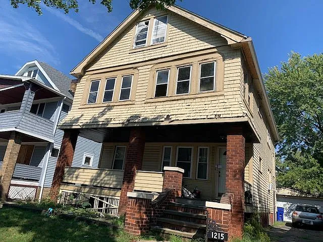 1215 E 175th St photo 1