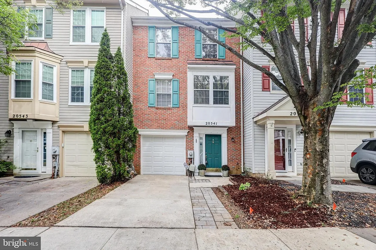 3 bed, 1920 sqft, $2,600 — Photo 1