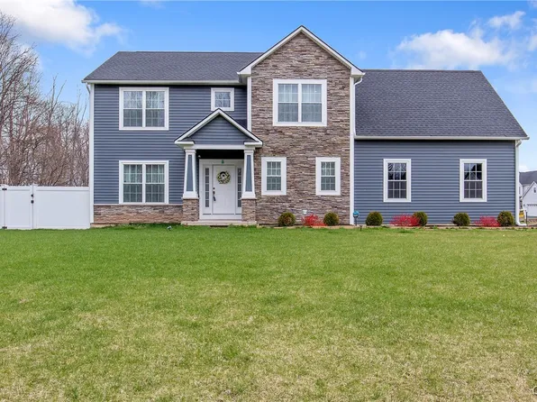 3057 Chillingham Way, Baldwinsville, NY 13027