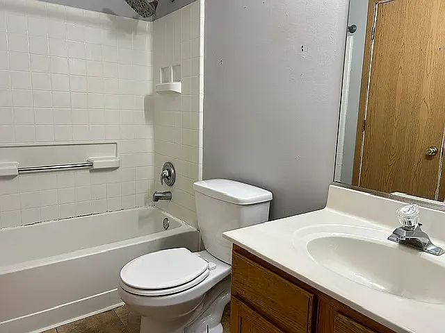 205 W Washington St — Photo 17