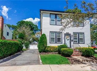 2175 Decker Ave, Merrick, NY 11566