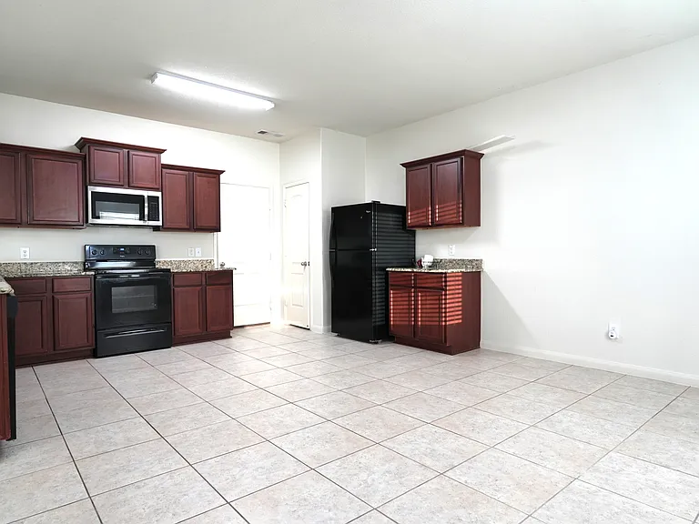344 Magnolia Dr — Photo 11