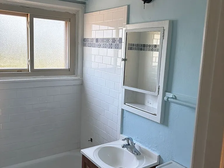 452-454 3282nd #458-464-478 — Photo 14