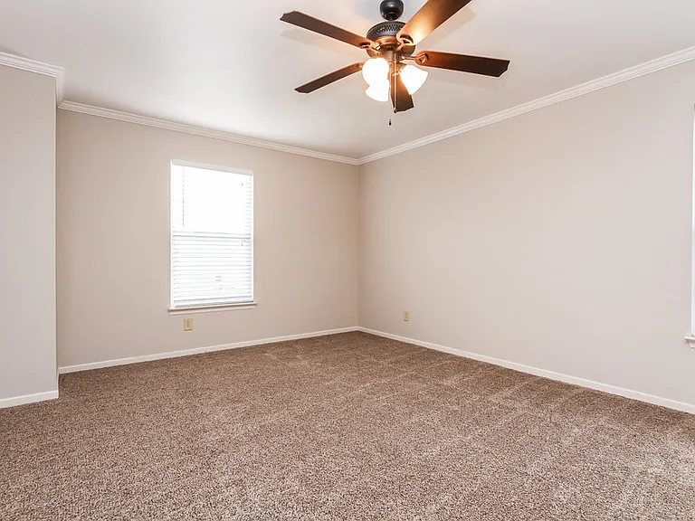 1351 Brooks Dr — Photo 12