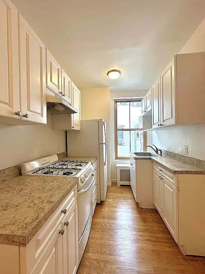 423 East 64th Street — Photo 1