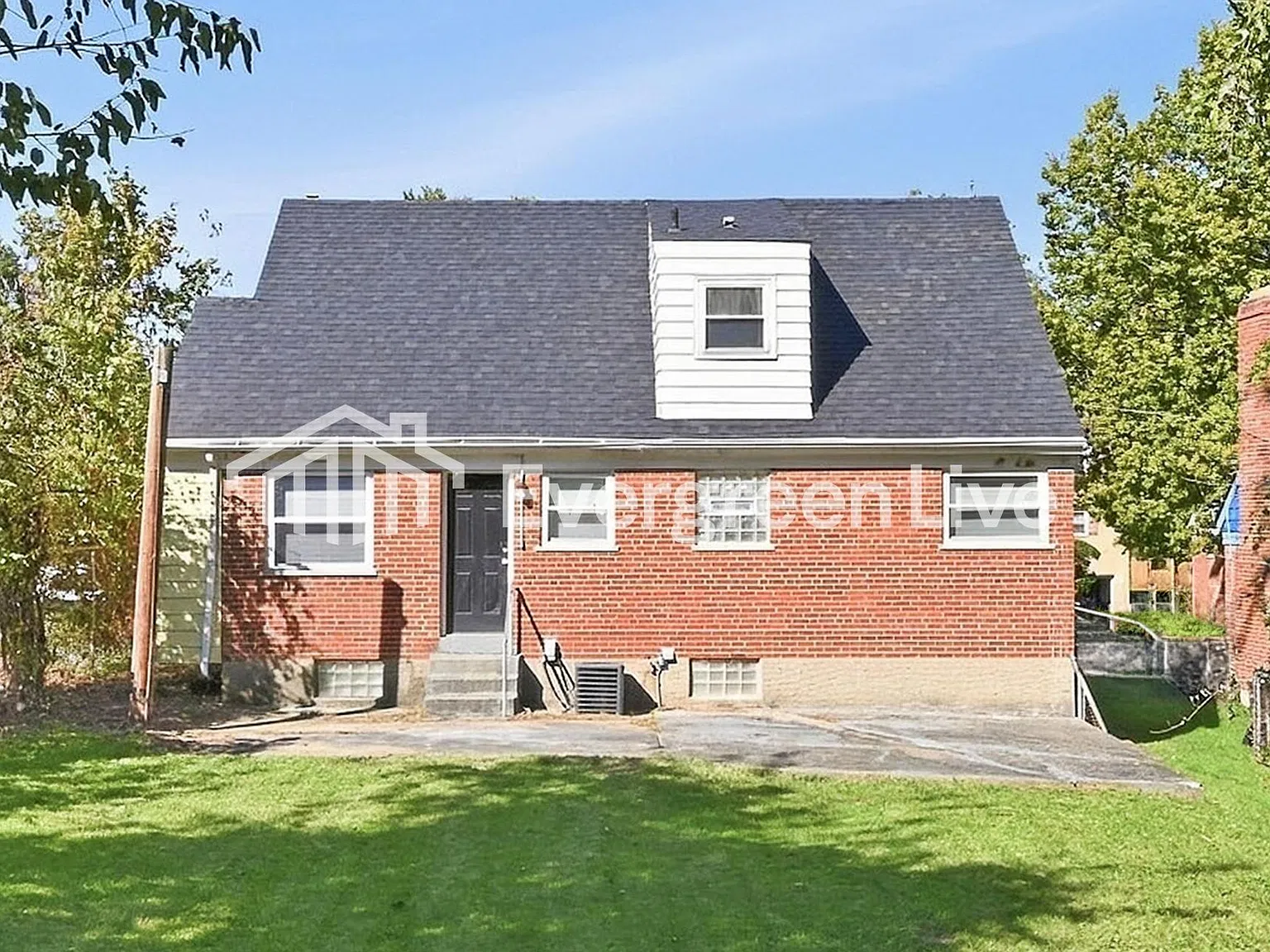 4 bed, 2.0 bath, 1598 sqft, $1,695 — Photo 3
