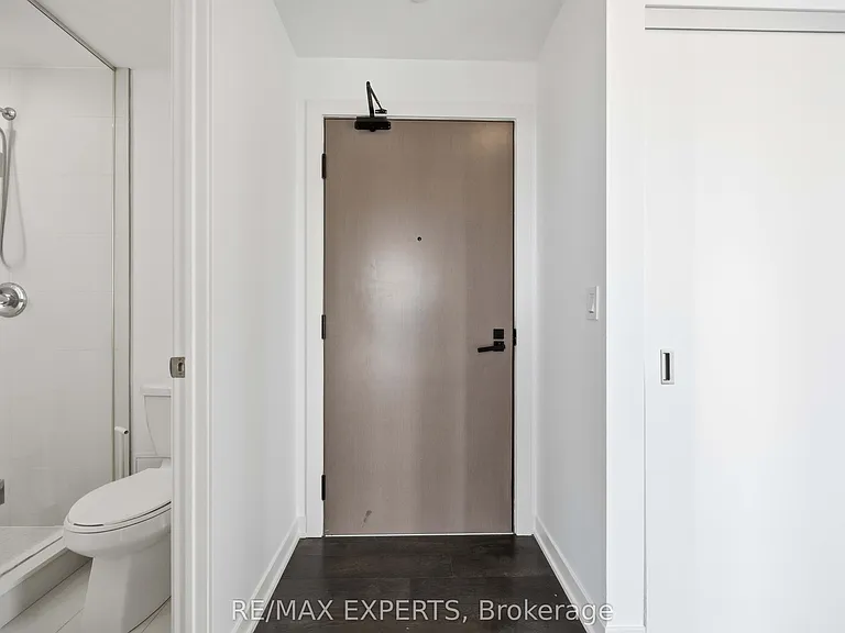 223 Saint Clair Ave W #1007 — Photo 6