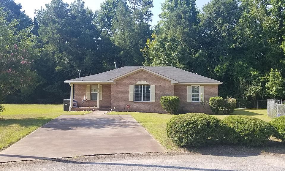 1st image of 2329 Woodsman Dr