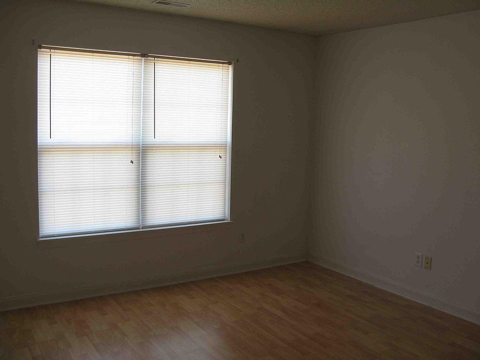1st image of 9710 Trail Dr