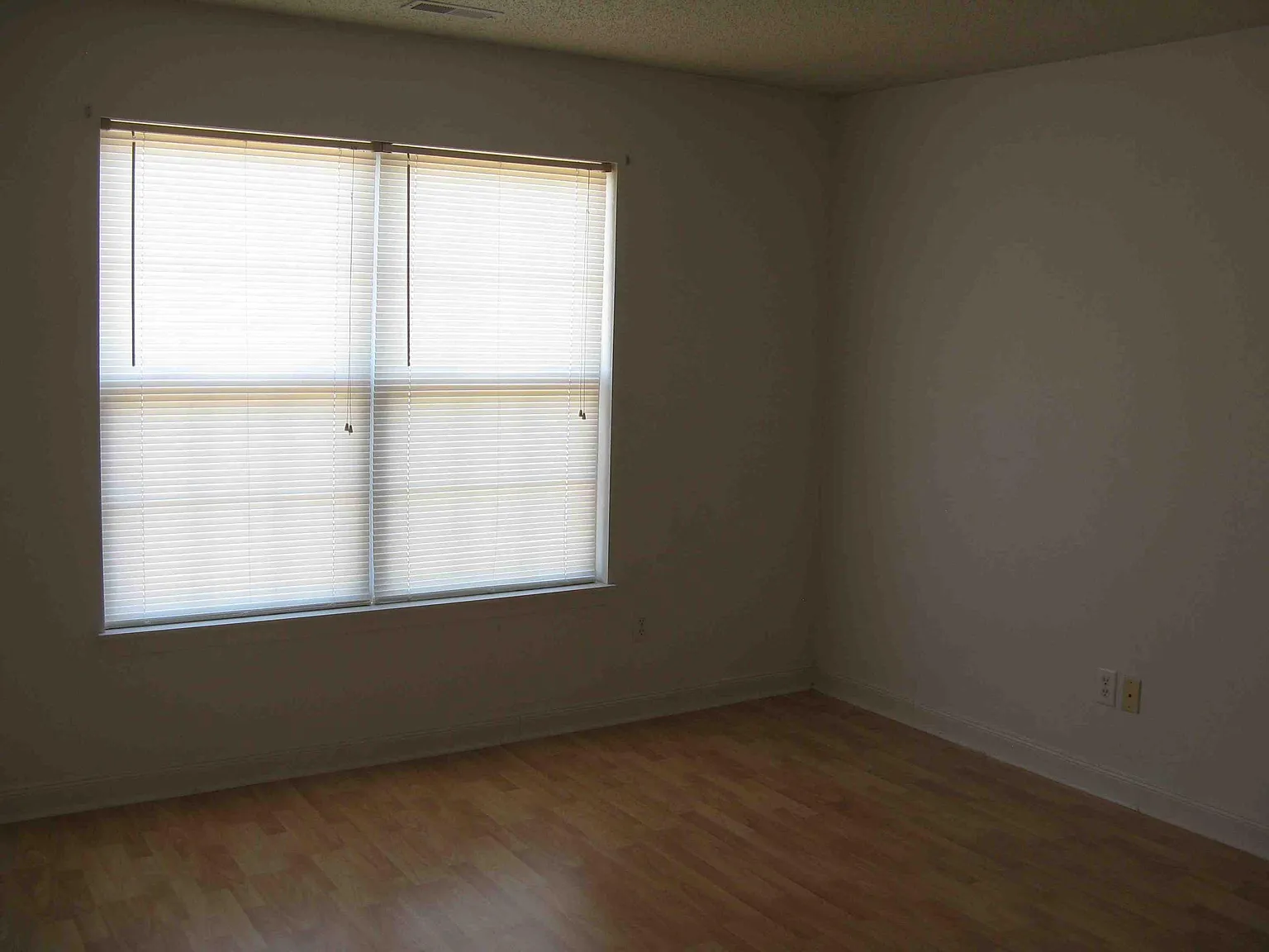 9710 Trail Dr photo 1