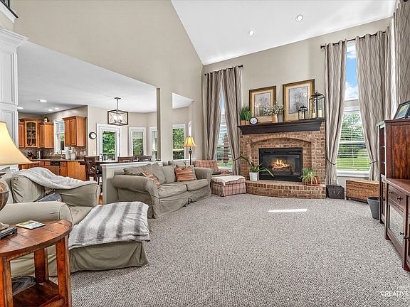 3rd image of 506 Simsbury Ct