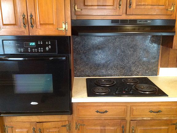 2nd image of 810 Willow St