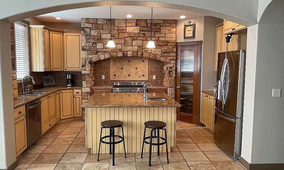 2nd image of 101 Sarah Bear Ln