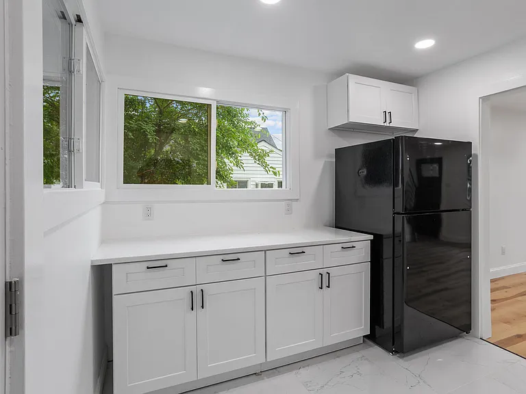 49 Farrell Ave — Photo 10